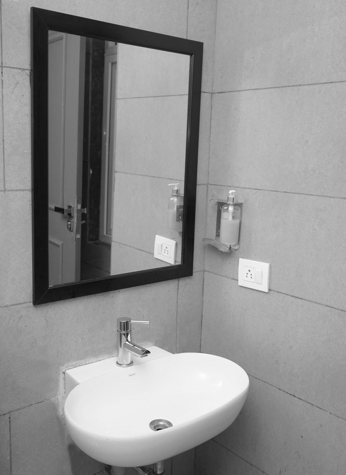 Suites Admiral Delhi Airport New Delhi Extérieur photo